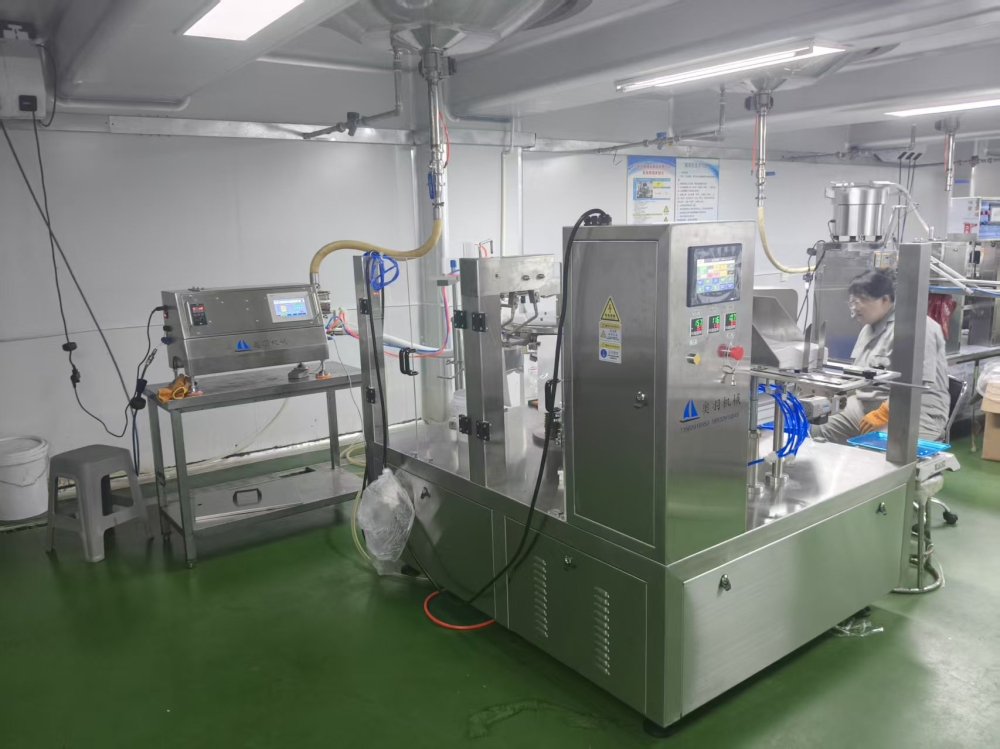 全自動雙頭灌裝八工位給袋式包裝機(jī)性能優(yōu)勢分析